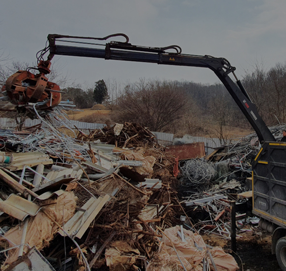 HIAB knuckle grapple cranes